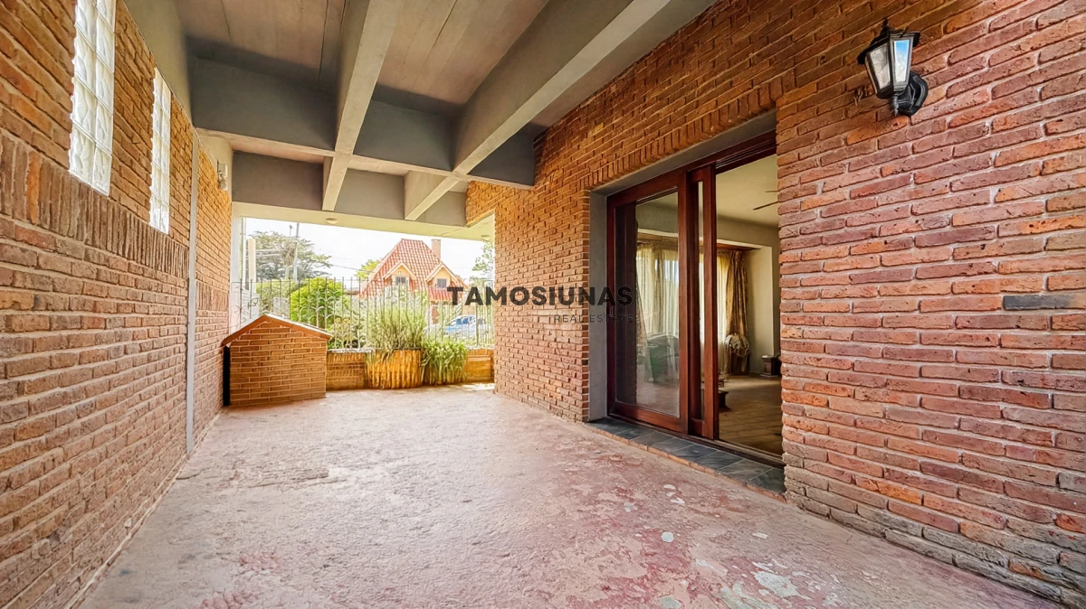 Casa ID.750 - Casa en Venta y alquiler anual de 4 dormitorios y 3 baños las delicias 