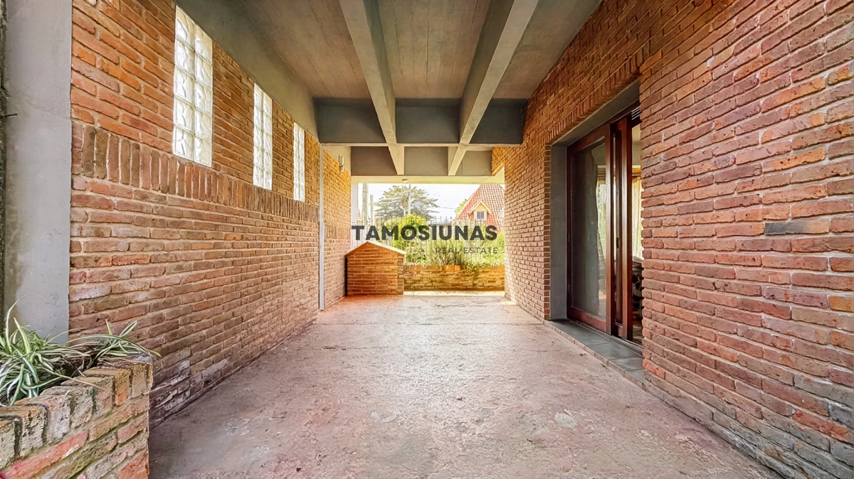 Casa ID.750 - Casa en Venta y alquiler anual de 4 dormitorios y 3 baños las delicias 