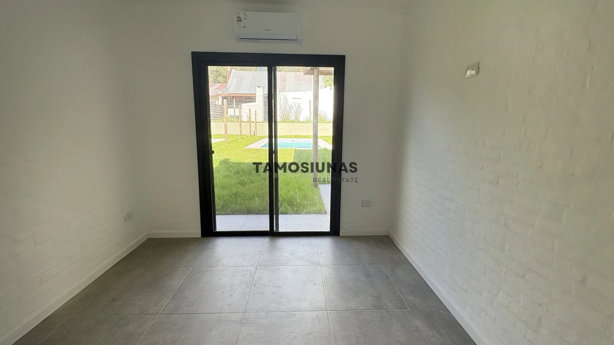 Casa ID.748 - Venta de casa de 3 dormitorios 2 baños Punta Colorada 