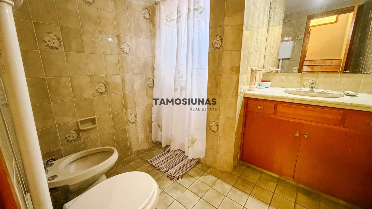 Casa ID.750 - Casa en Venta y alquiler anual de 4 dormitorios y 3 baños las delicias 