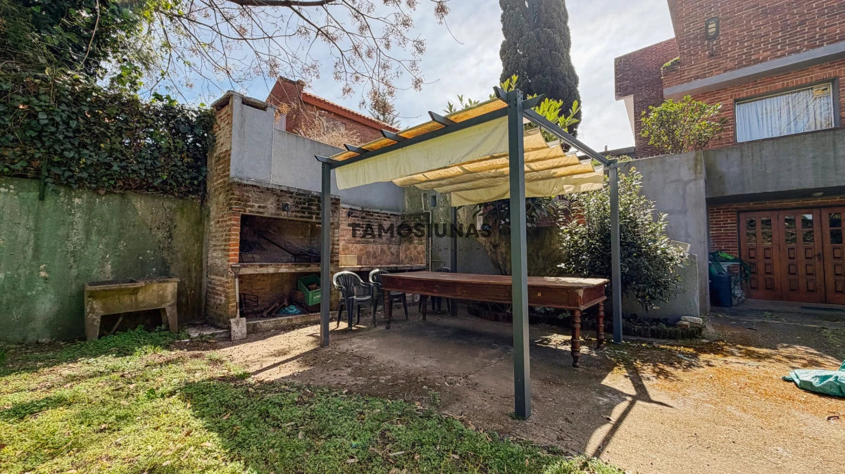 Casa ID.750 - Casa en Venta y alquiler anual de 4 dormitorios y 3 baños las delicias 
