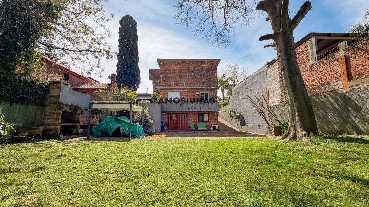 Casa ID.750 - Casa en Venta y alquiler anual de 4 dormitorios y 3 baños las delicias 
