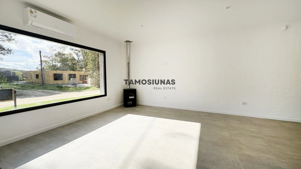 Casa ID.748 - Venta de casa de 3 dormitorios 2 baños Punta Colorada 