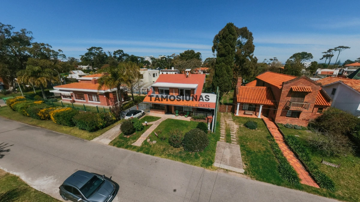 Casa ID.750 - Casa en Venta y alquiler anual de 4 dormitorios y 3 baños las delicias 