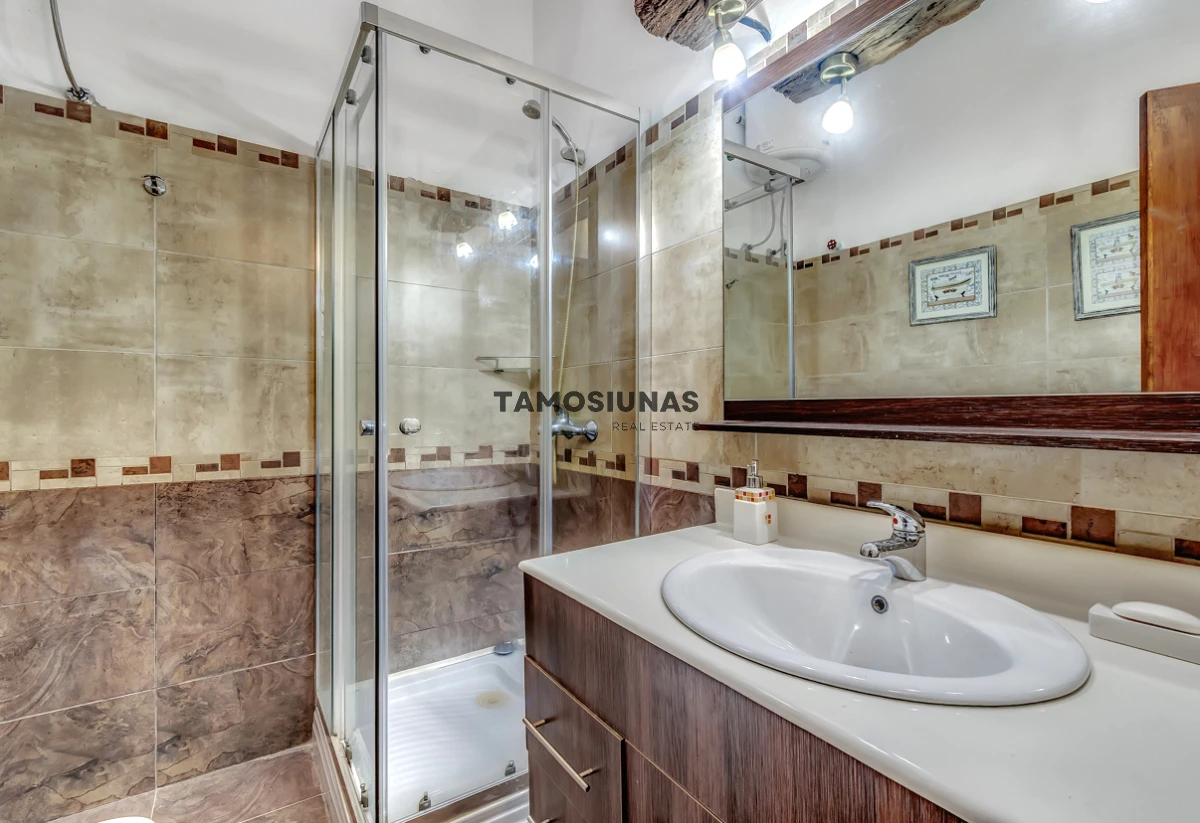 Casa ID.623 - Venta de Casa + Depto en el centro de Piriapolis.