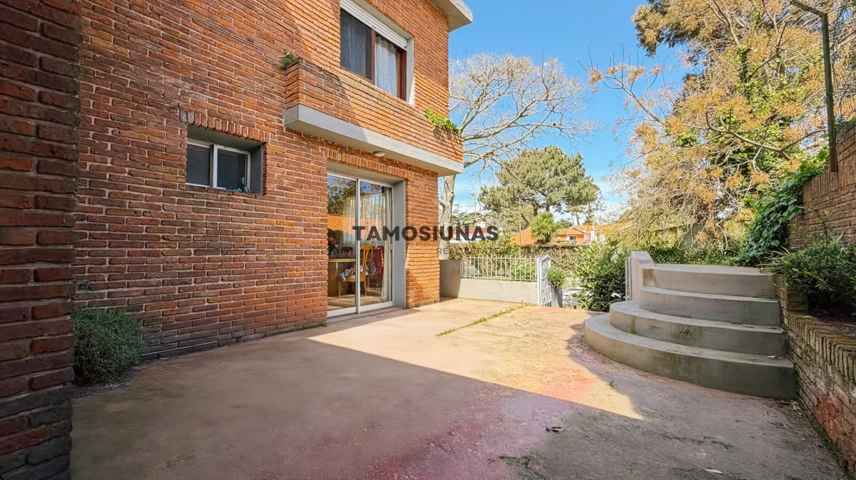 Casa ID.750 - Casa en Venta y alquiler anual de 4 dormitorios y 3 baños las delicias 