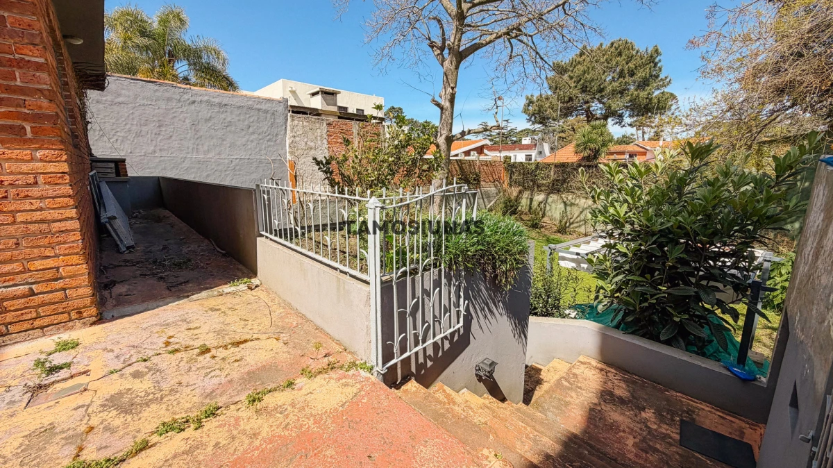Casa ID.750 - Casa en Venta y alquiler anual de 4 dormitorios y 3 baños las delicias 