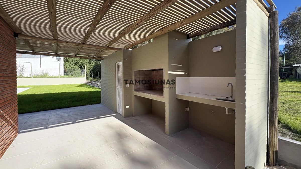Casa ID.748 - Venta de casa de 3 dormitorios 2 baños Punta Colorada 