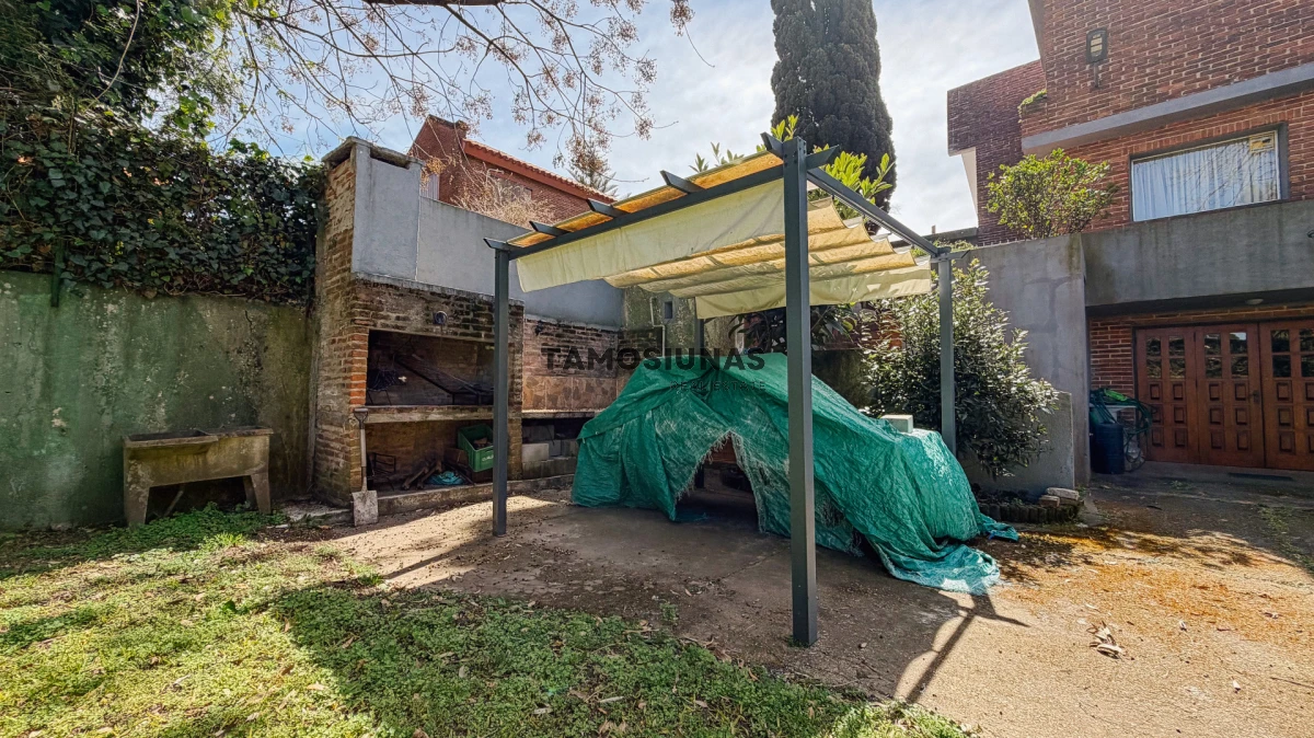 Casa ID.750 - Casa en Venta y alquiler anual de 4 dormitorios y 3 baños las delicias 