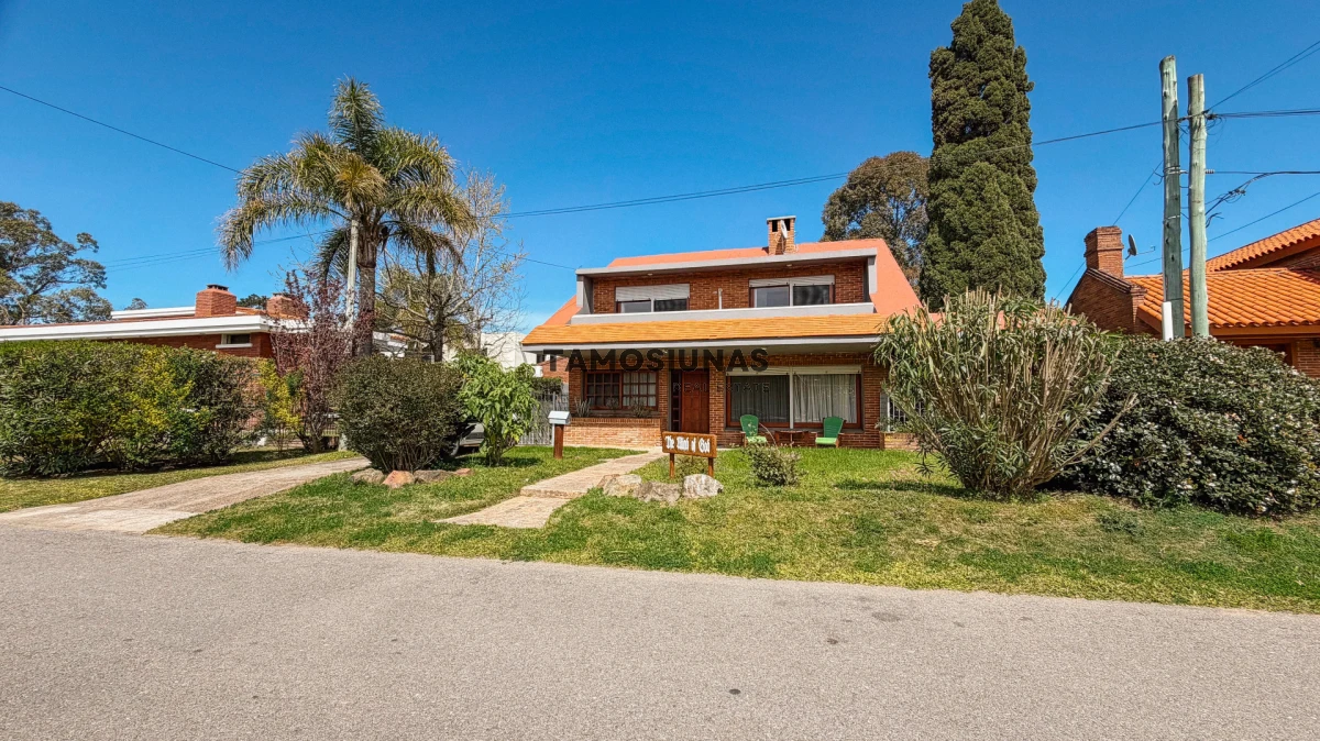Casa ID.750 - Casa en Venta y alquiler anual de 4 dormitorios y 3 baños las delicias 