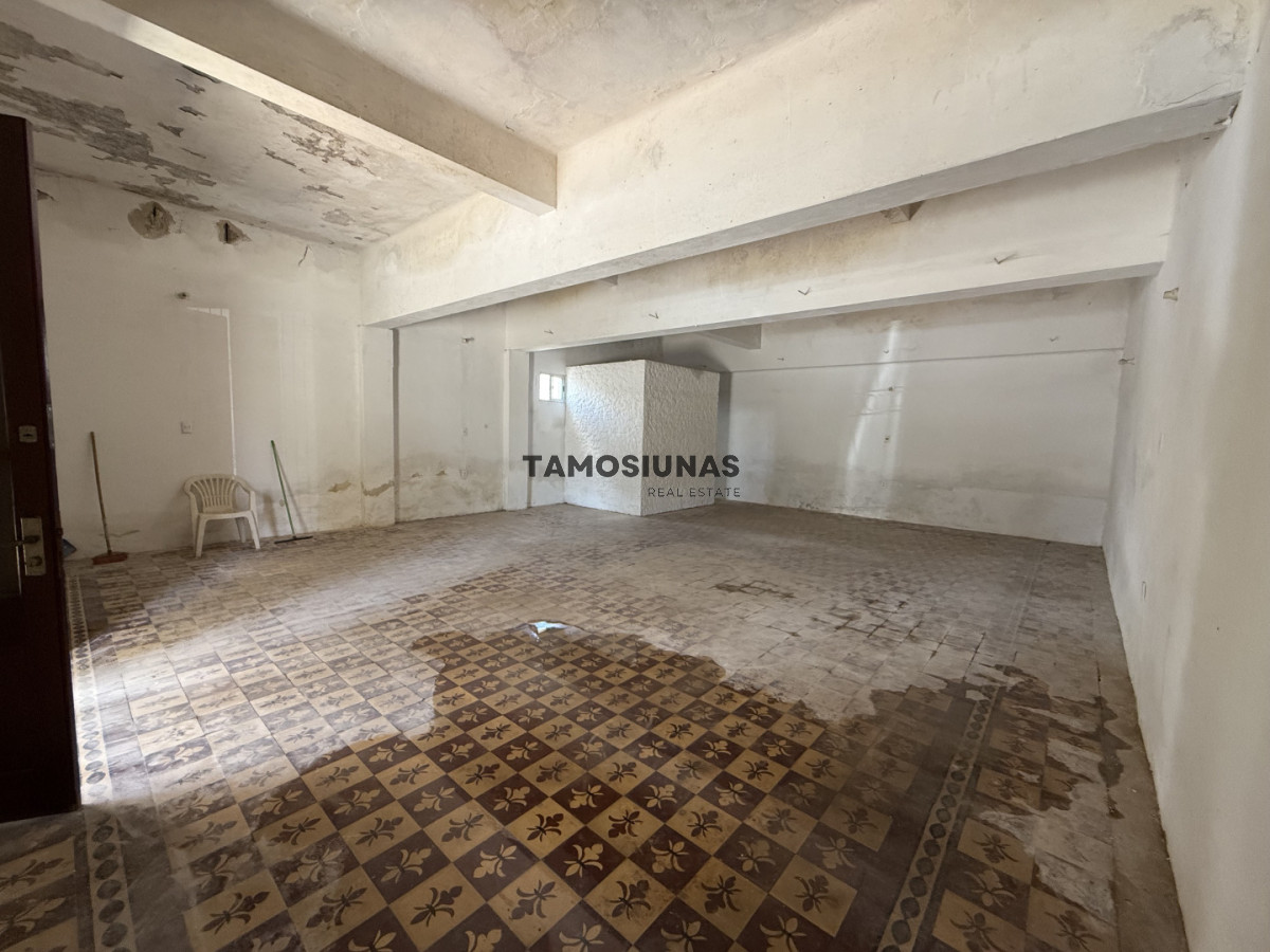 Local Comercial ID.665 - Venta de Local con potencial de construir unidades para renta