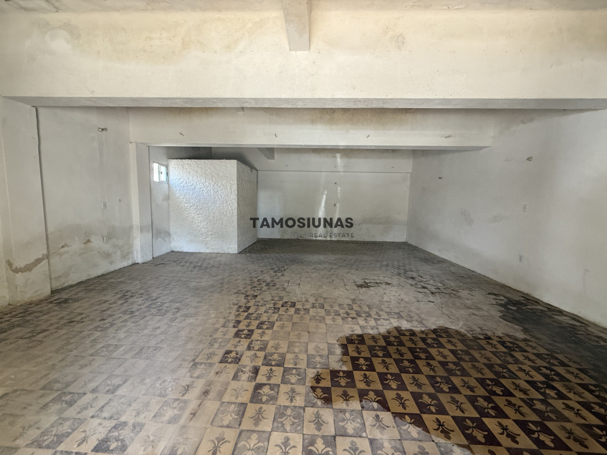 Local Comercial ID.665 - Venta de Local con potencial de construir unidades para renta