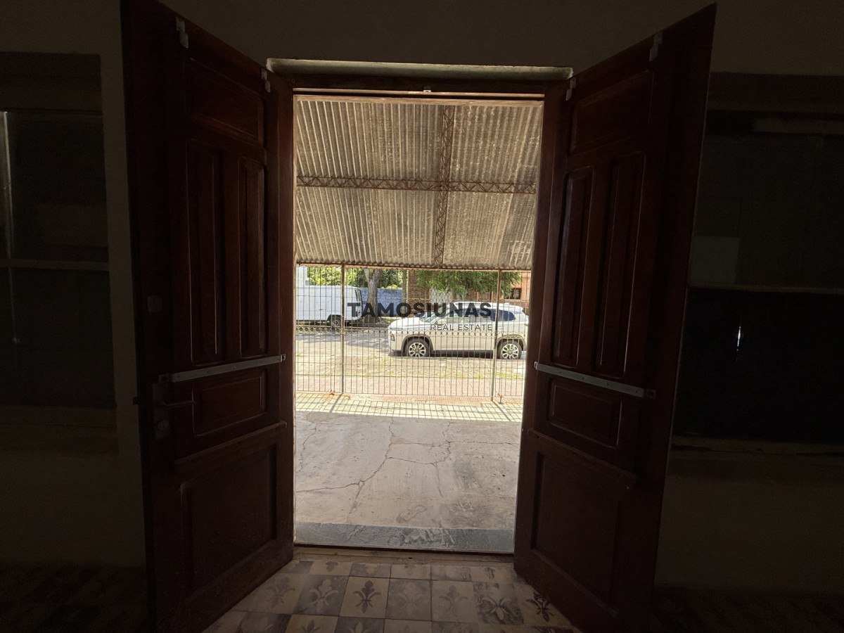 Local Comercial ID.665 - Venta de Local con potencial de construir unidades para renta