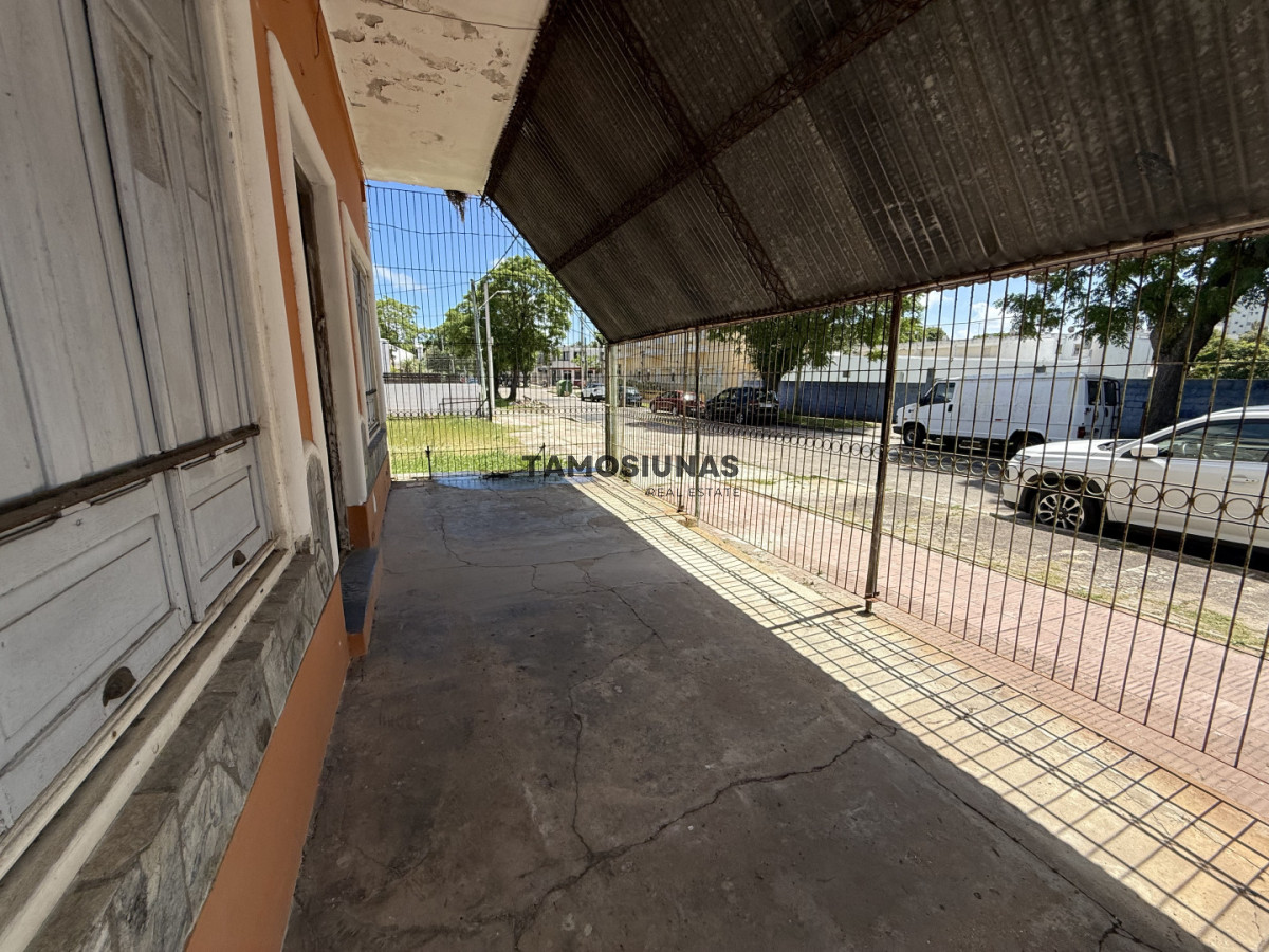 Local Comercial ID.665 - Venta de Local con potencial de construir unidades para renta