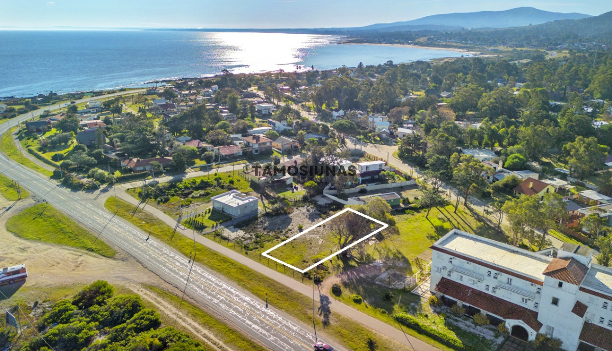 Terreno ID.510 - Terreno en Venta primera linea de mar Piriapolis