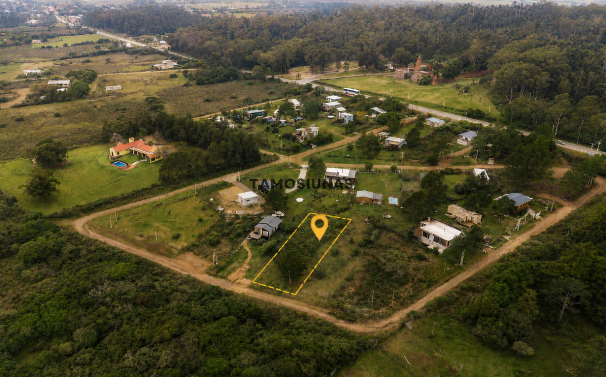 Terreno ID.720 - Terreno en venta en Las Flores con servicios instalados
