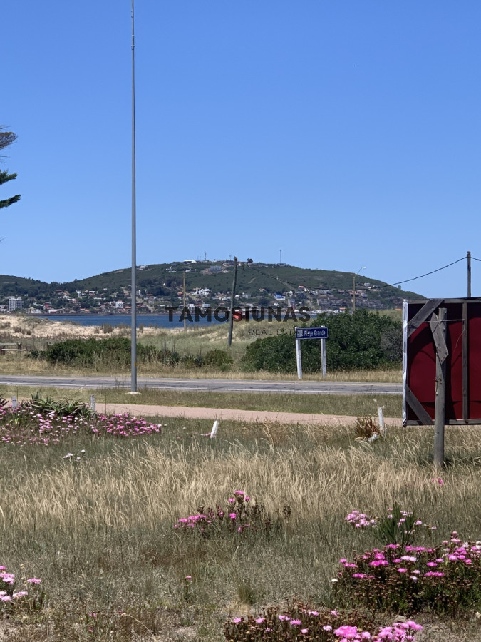 Terreno ID.509 - Venta de Terreno Frente al Mar Piriapolis 