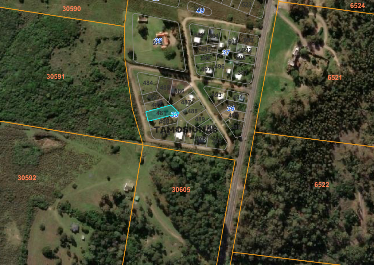 Terreno ID.720 - Terreno en venta en Las Flores con servicios instalados