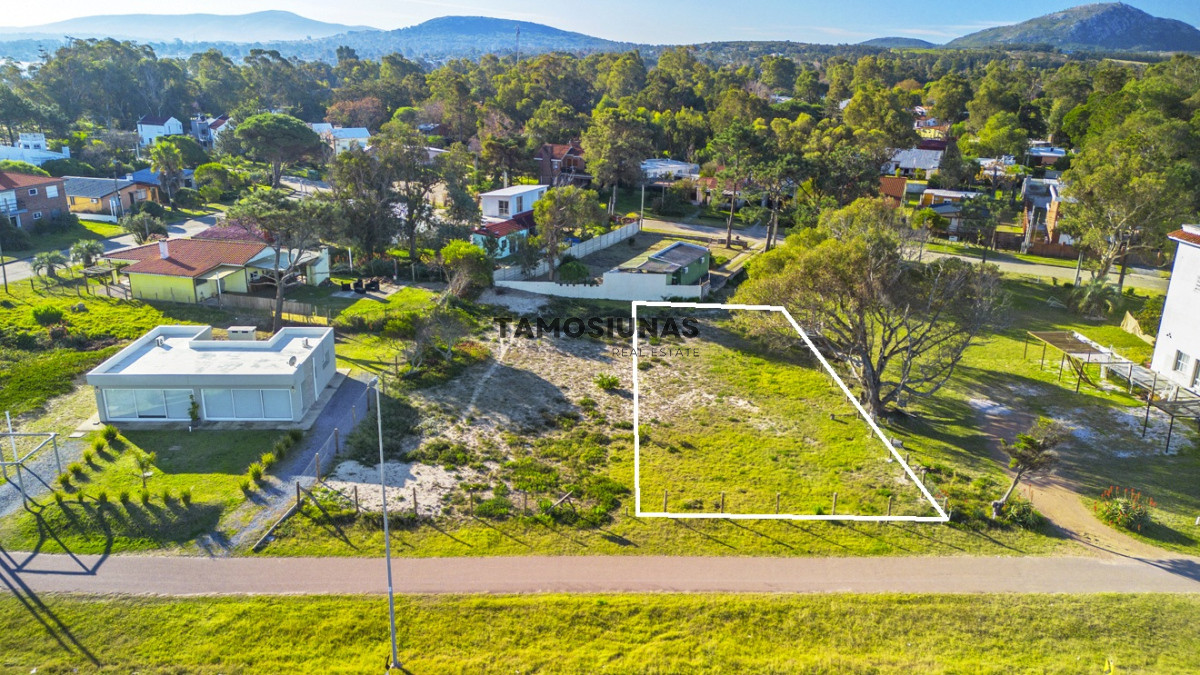Terreno ID.510 - Terreno en Venta primera linea de mar Piriapolis