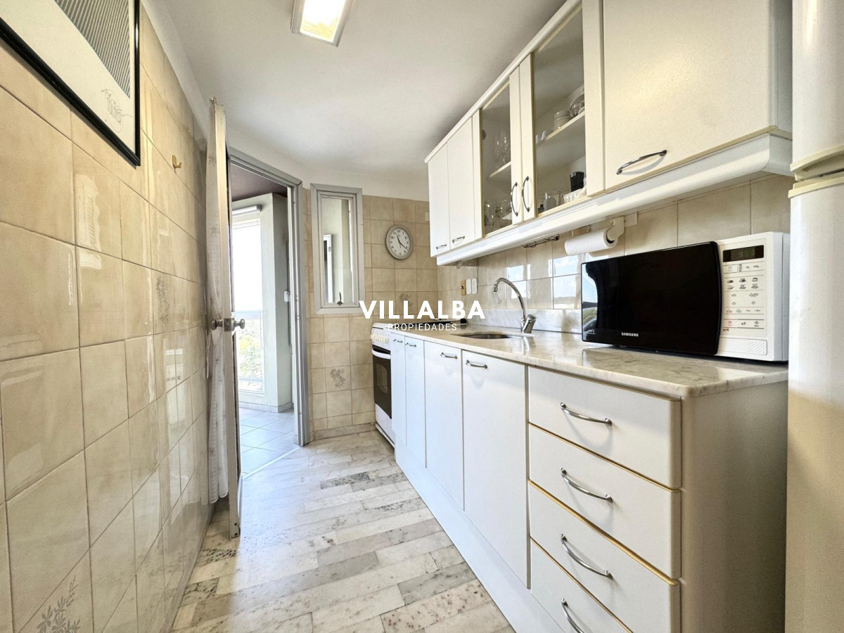 Apartamento ID.3420 - Hermoso apartamento en piso alto con parrillero propio