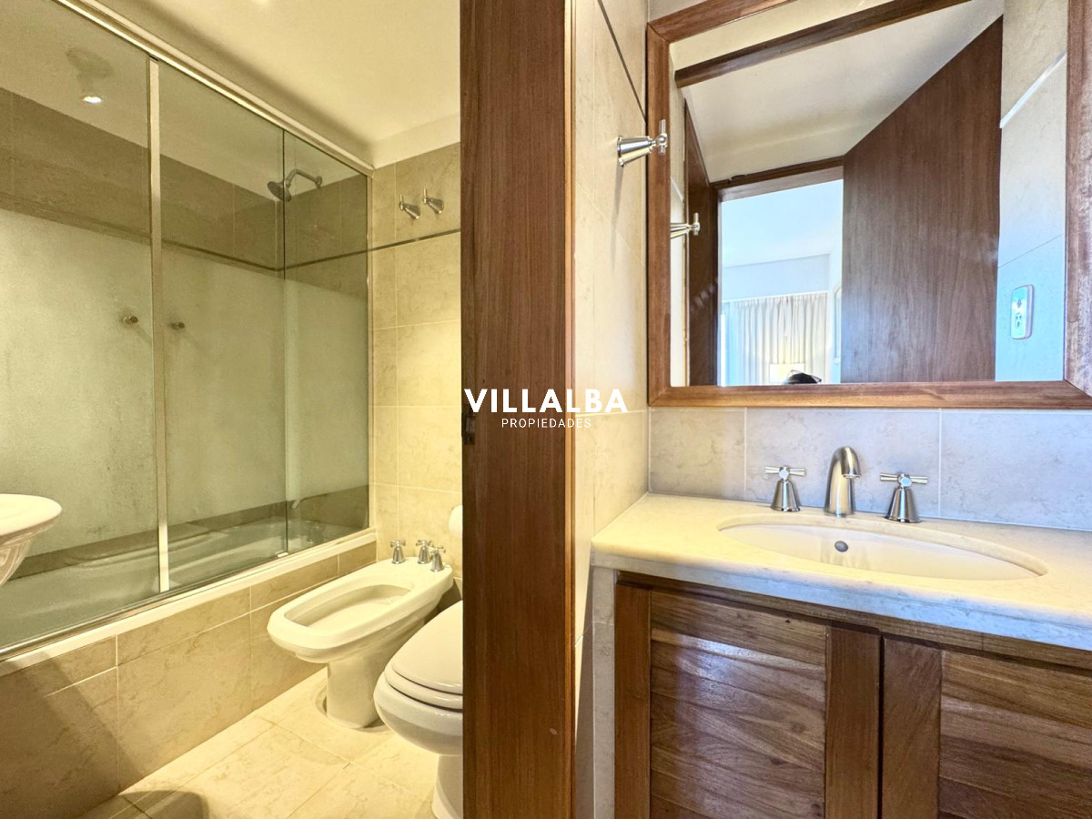 Apartamento ID.3420 - Hermoso apartamento en piso alto con parrillero propio