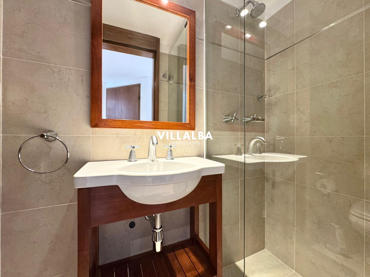 Apartamento ID.3420 - Hermoso apartamento en piso alto con parrillero propio