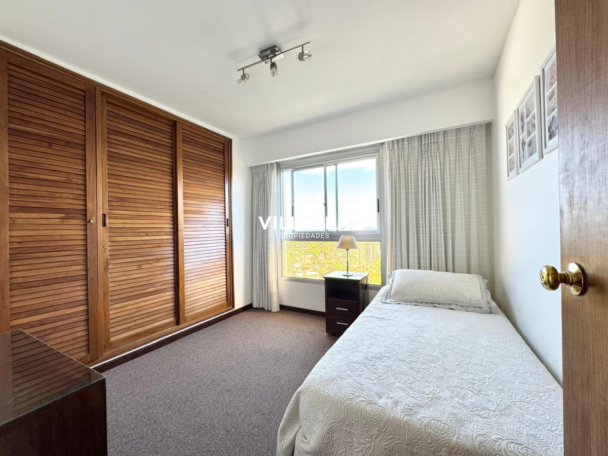 Apartamento ID.3420 - Hermoso apartamento en piso alto con parrillero propio