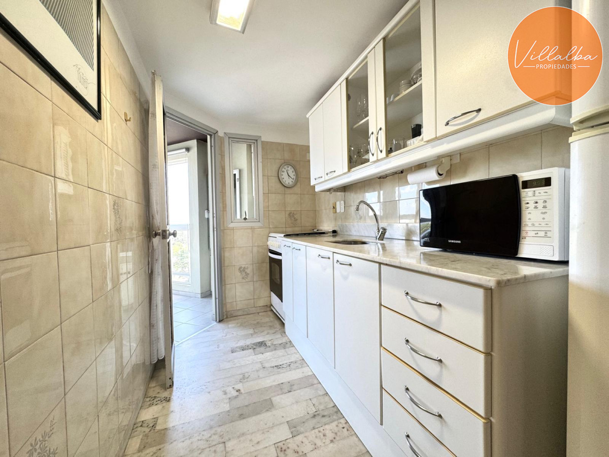 Apartamento ID.3420 - Hermoso apartamento en piso alto con parrillero propio