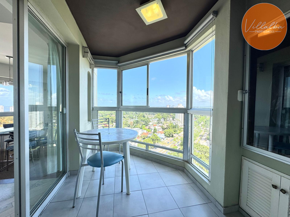Apartamento ID.3420 - Hermoso apartamento en piso alto con parrillero propio