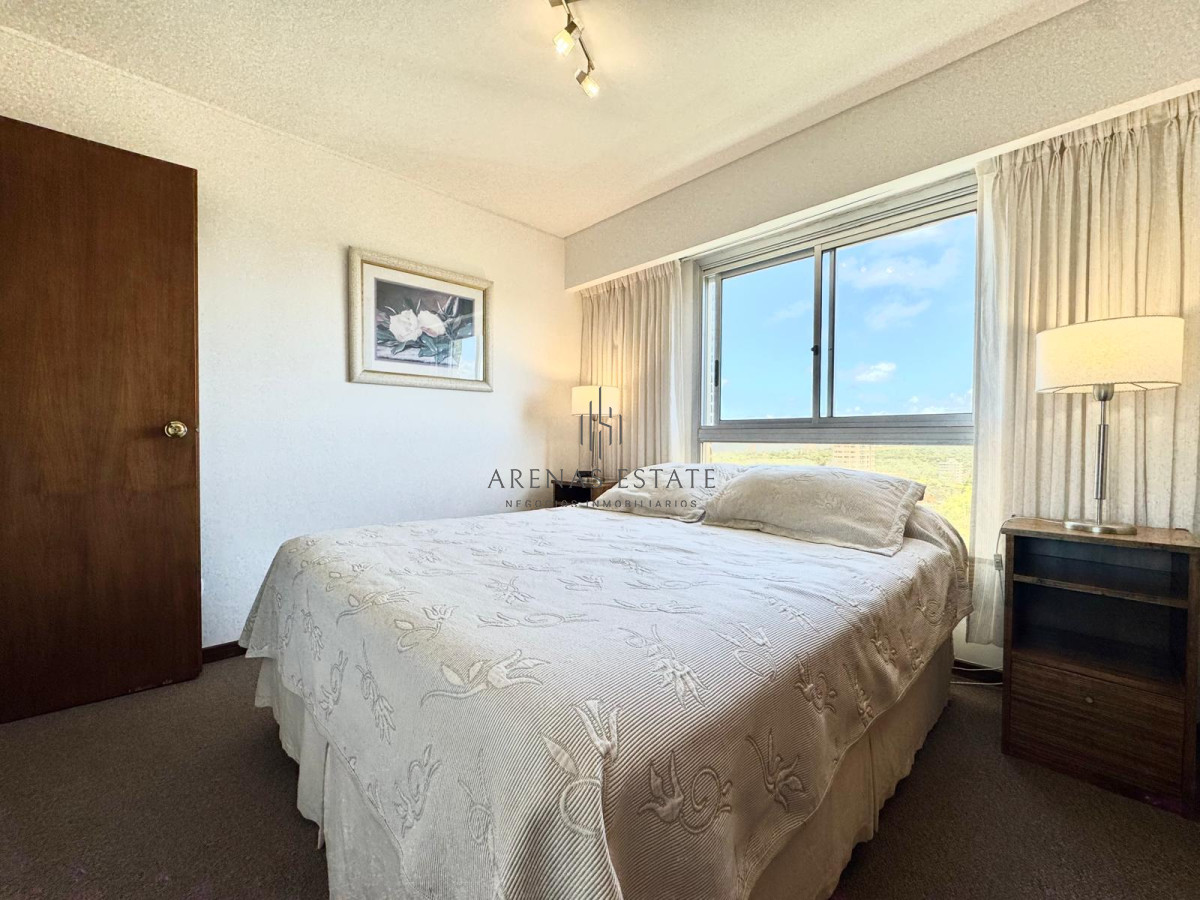 Apartamento ID.3642 - Hermoso apartamento en piso alto con parrillero propio