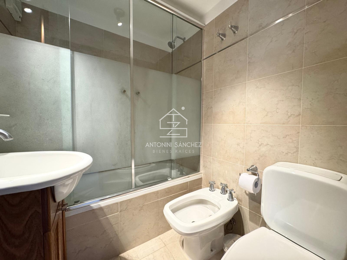 Apartamento ID.1860 - Hermoso apartamento en piso alto con parrillero propio