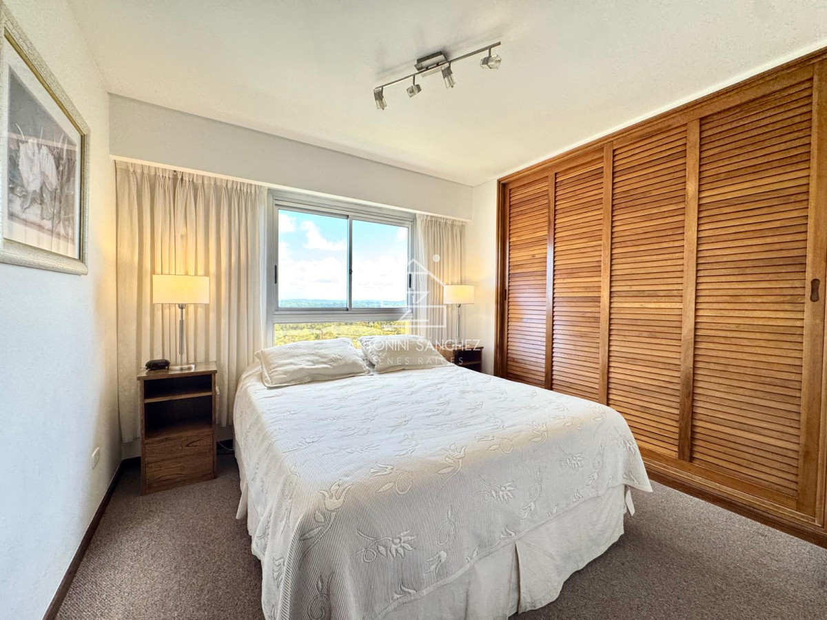 Apartamento ID.1860 - Hermoso apartamento en piso alto con parrillero propio