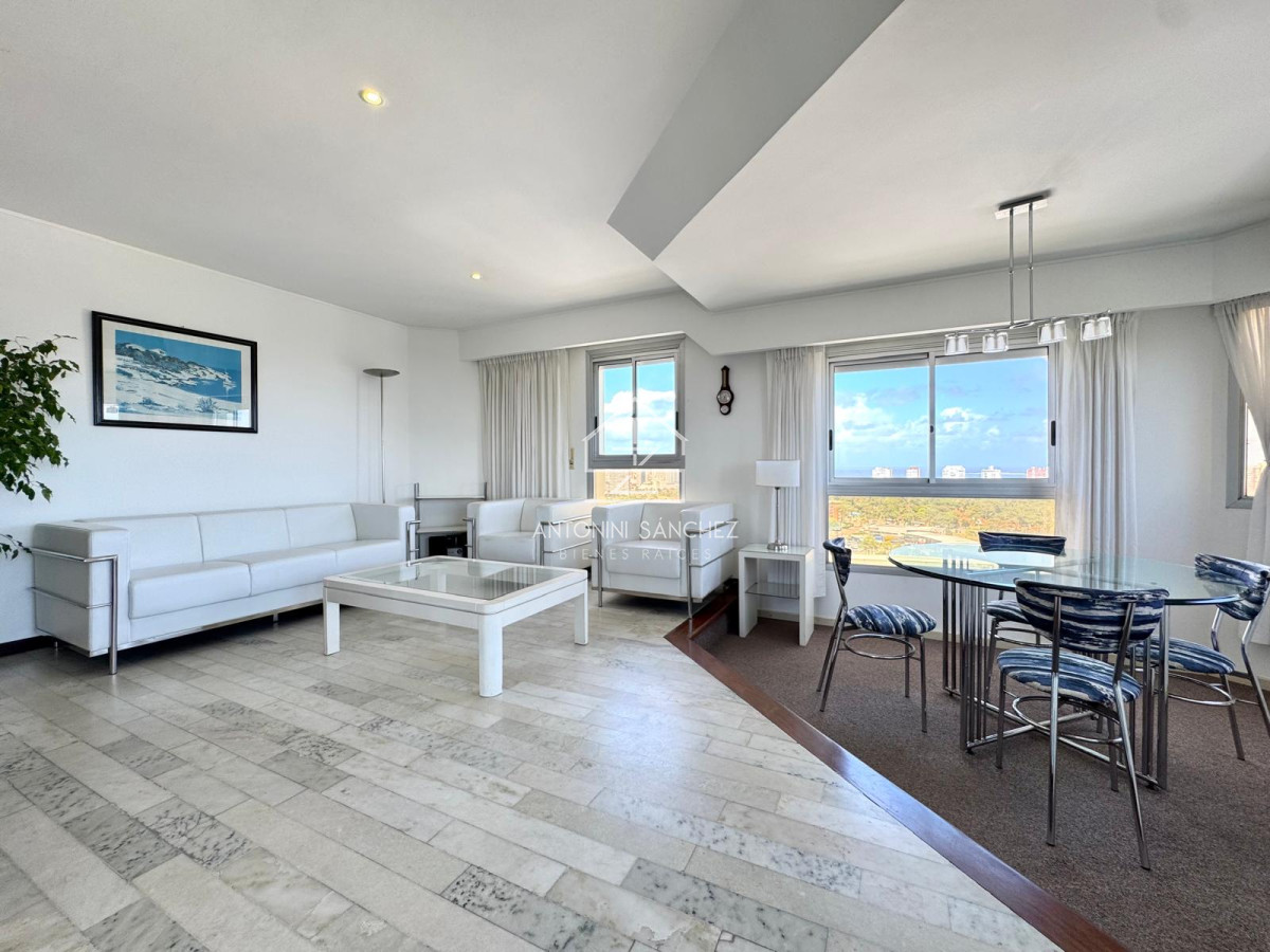 Apartamento ID.1860 - Hermoso apartamento en piso alto con parrillero propio