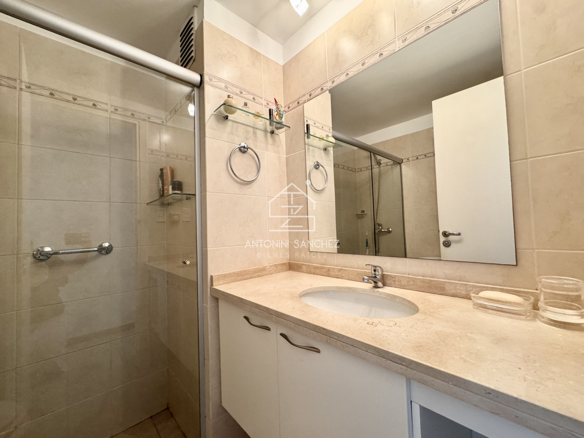 Apartamento ID.2001 - Apartamento en venta en zona cantegril con agradable vista!
