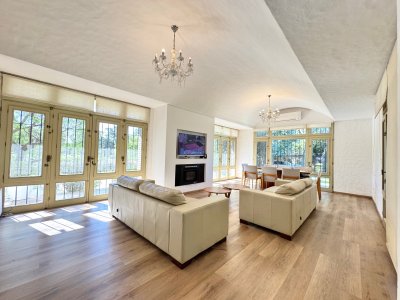 gran propiedad en venta en el corazón de punta del este. - dua256c