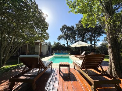 gran propiedad en venta en el corazón de punta del este. - dua256c