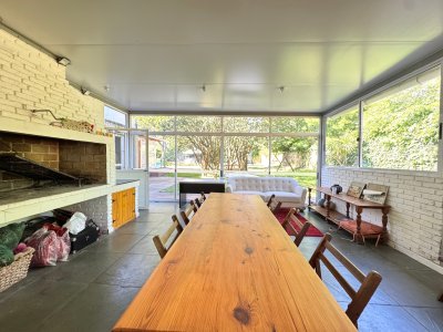 gran propiedad en venta en el corazón de punta del este. - dua256c