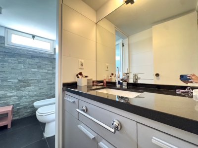 gran propiedad en venta en el corazón de punta del este. - dua256c