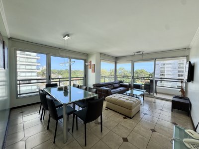 Apartamento en venta en zona cantegril con agradable vista!