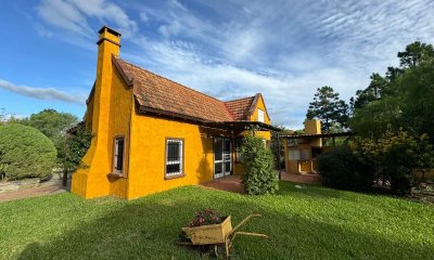 Casa con hermoso Jardin a pasos del mar en Tio Tom