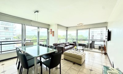 Apartamento en venta en zona cantegril con agradable vista!