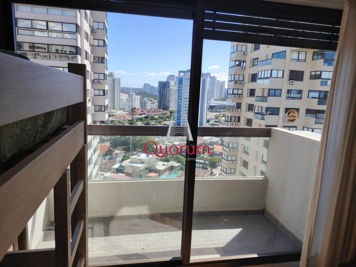 Apartamento ID.504 - Venta Apartamento 3 dormitorios Frente al Mar Playa Brava Punta del Este