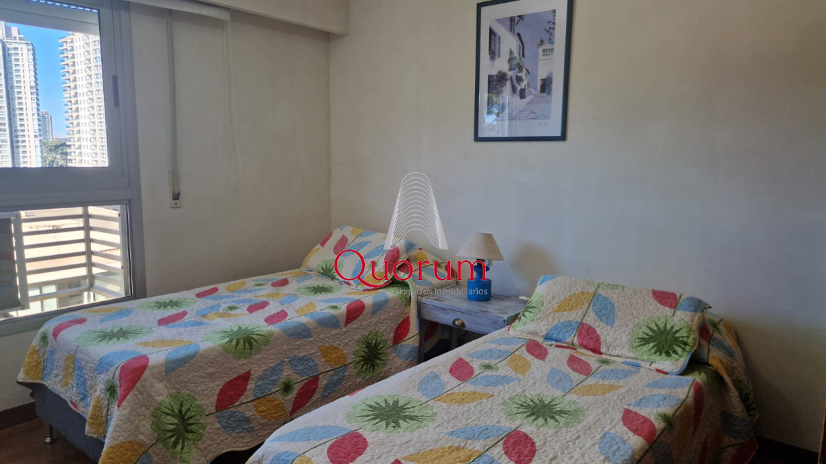 Apartamento ID.428 - Venta apartamento 3 dormitorios 2 baños Oportunidad Punta del Este