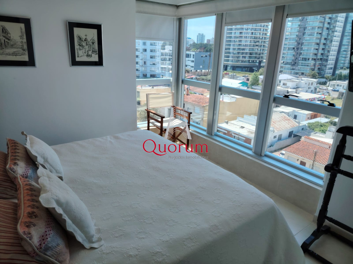 Apartamento ID.440 - Alquiler apartamento 4 dormitorios y parrillero propio en Punta del Este