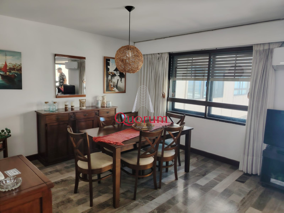 Apartamento ID.504 - Venta Apartamento 3 dormitorios Frente al Mar Playa Brava Punta del Este