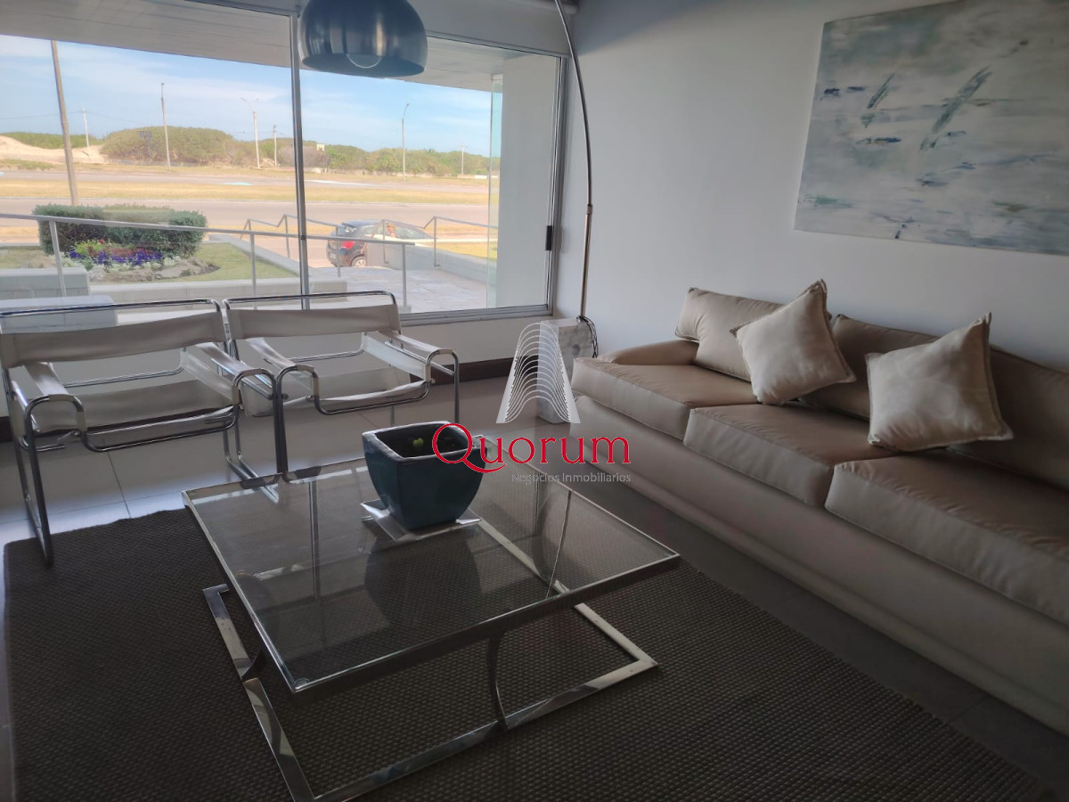 Apartamento ID.516 - Alquiler temporada apartamento 1dormitorio y medio frente al mar Playa Brava Punta del Este