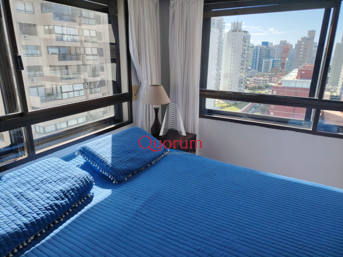 Apartamento ID.504 - Venta Apartamento 3 dormitorios Frente al Mar Playa Brava Punta del Este