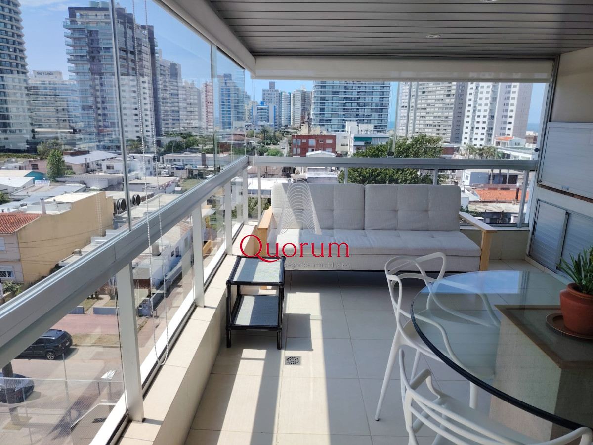 Apartamento ID.440 - Alquiler apartamento 4 dormitorios y parrillero propio en Punta del Este