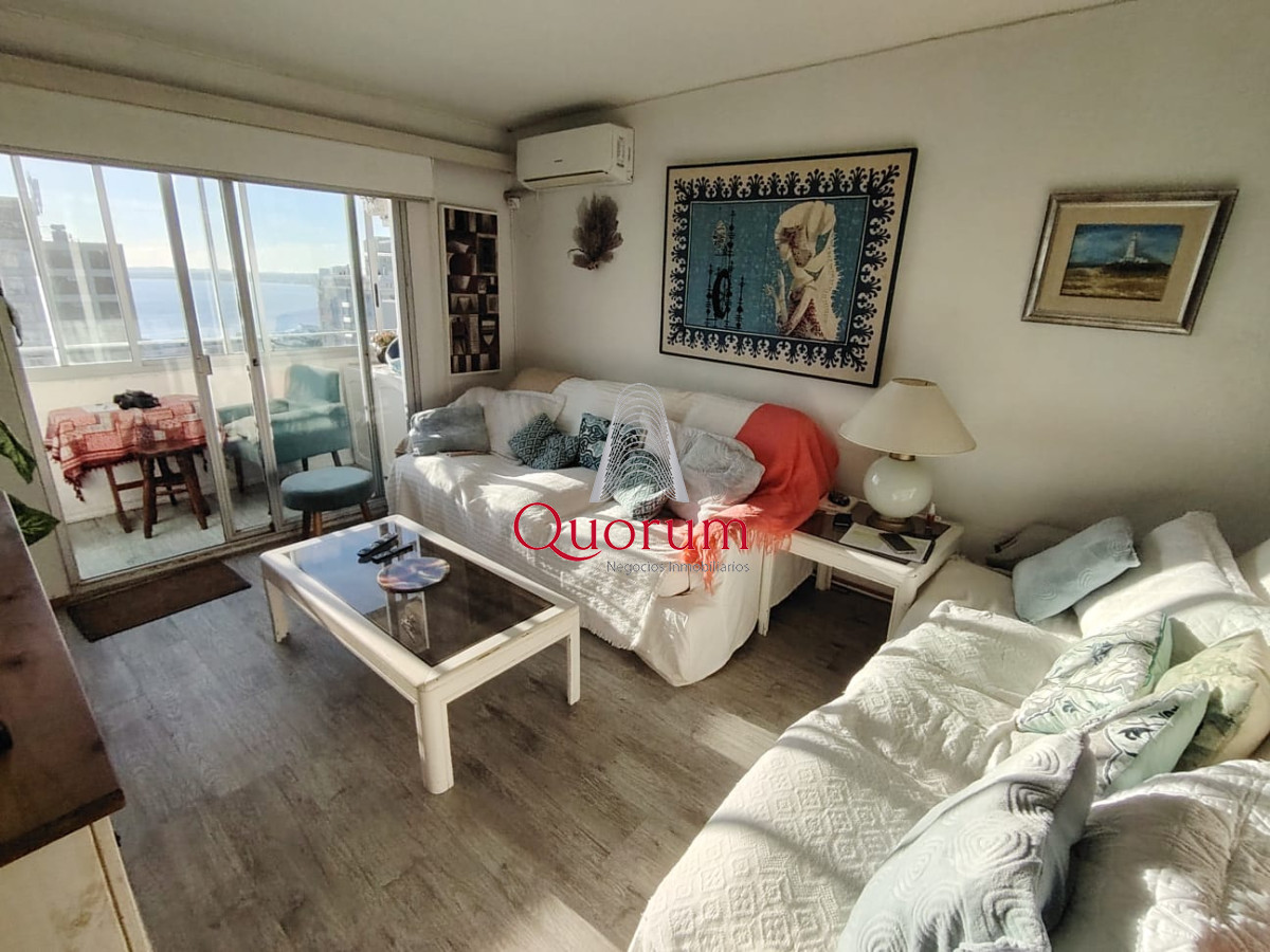 Apartamento ID.505 - Venta Apartmento Punta del Este, Península, 2 dormitorios, gran vista al mar.