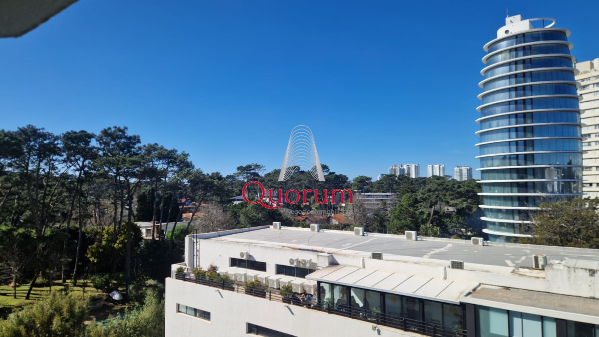 Apartamento ID.428 - Venta apartamento 3 dormitorios 2 baños Oportunidad Punta del Este